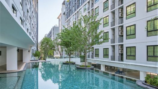 图片 1 of the Communal Pool at Notting Hill Sukhumvit 105