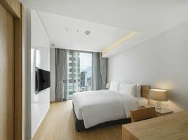 2 Bedroom Condo for rent at Oakwood Suites Bangkok, Khlong Tan, Khlong Toei