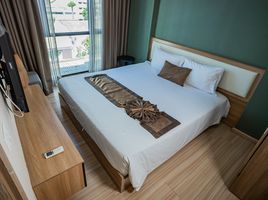 1 Schlafzimmer Appartement zu vermieten im Ramada by Wyndham Ten Ekamai Residences, Phra Khanong Nuea, Watthana