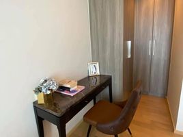 1 Schlafzimmer Wohnung zu verkaufen im Noble ReD, Sam Sen Nai