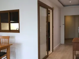 คอนโด 2 ห้องนอน ให้เช่า ในโครงการ สาธร การ์เด้นส์, ทุ่งมหาเมฆ, สาทร