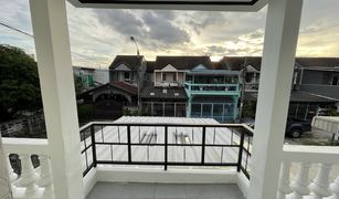 2 Bedrooms Townhouse for sale in Bang Mot, Bangkok Sintawee Villa
