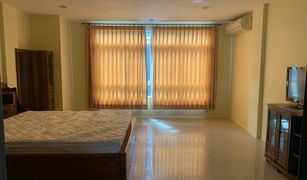 Patong, ဖူးခက် Moo Baan Kasem Sap တွင် 3 အိပ်ခန်းများ တိုက်တန်း ရောင်းရန်အတွက်