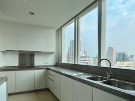 3 спален Кондо в аренду в Millennium Residence, Khlong Toei