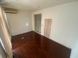 4 Bedroom Townhouse for sale at Baan Nararom Pinklao-Rama 5, Wat Chalo