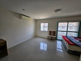 3 Bedroom Townhouse for rent in Nakhon Pathom, Huai Chorakhe, Mueang Nakhon Pathom, Nakhon Pathom