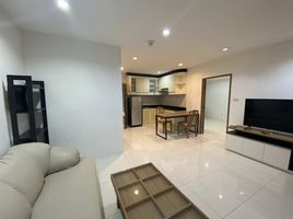 1 Bedroom Condo for rent at Saranjai Mansion, Khlong Toei