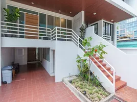 5 Schlafzimmer Reihenhaus zu vermieten im Sye 39 Residence, Khlong Tan Nuea