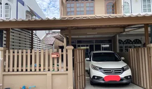 2 Bedrooms Townhouse for sale in Khlong Chan, Bangkok 