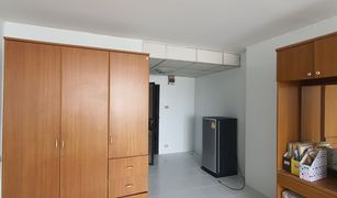 Studio Wohnung zu verkaufen in Huai Khwang, Bangkok Subkaew Tower