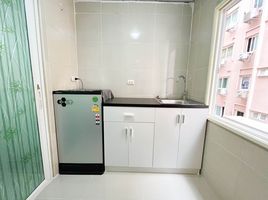 Studio Apartment for rent at Happy Condo Ratchada 18, Sam Sen Nok