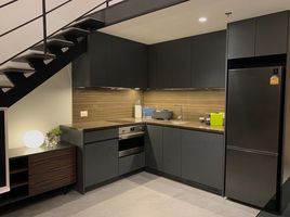 1 Schlafzimmer Wohnung zu verkaufen im The Lofts Silom, Si Lom