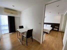 1 Schlafzimmer Wohnung zu vermieten im Nantiruj Tower, Khlong Toei