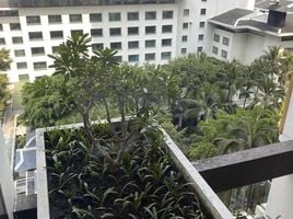 1 Bedroom Apartment for sale at Hansar Rajdamri, Lumphini