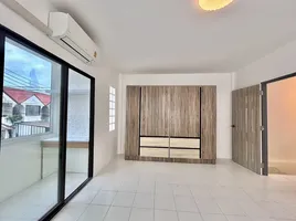 2 Bedroom Townhouse for sale at Ban Ngam Charoen 2, Nong Prue