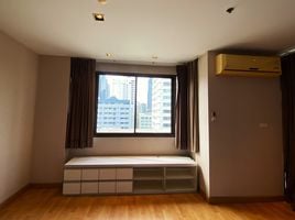 1 Schlafzimmer Appartement zu vermieten im Nantiruj Tower, Khlong Toei