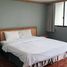 2 Schlafzimmer Appartement zu vermieten im M Residence by Mahajak Apartment, Khlong Toei Nuea