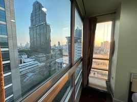 2 Bedroom Apartment for sale at Sathorn House, Si Lom