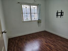 3 Schlafzimmer Reihenhaus zu verkaufen im Prukasa Ville Petchkasem-Phutthamonthon Sai 4, Krathum Lom