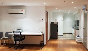 , अबू धाबी Nowailey Building में स्टूडियो पेंटहाउस बिक्री के लिए