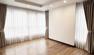 3 Bedrooms Condo for sale in Khlong Tan Nuea, Bangkok Avenue 61