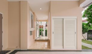 4 Bedrooms House for sale in Sala Thammasop, Bangkok Ladawan Puttamonton Sai 2