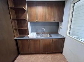 2 Schlafzimmer Appartement zu vermieten im Panpanit Apartments, Sam Sen Nai