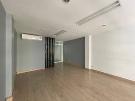 232 m² Office for rent in Bang Na, Bang Na, Bang Na