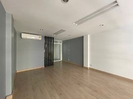 240 m² Office for rent in BRT Station, Bangkok, Bang Na, Bang Na, Bangkok