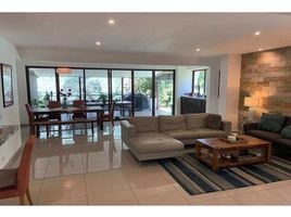 4 Bedroom House for sale at Santa Ana, Santa Ana