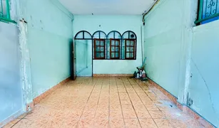 Таунхаус, 4 спальни на продажу в Bang Khlo, Бангкок 