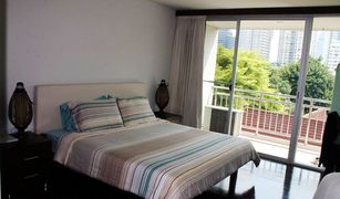 2 Bedrooms Condo for sale in Thung Mahamek, Bangkok Baan Thirapa