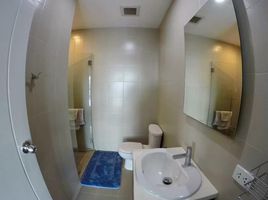 1 спален Кондо в аренду в Hive Sathorn, Khlong Ton Sai