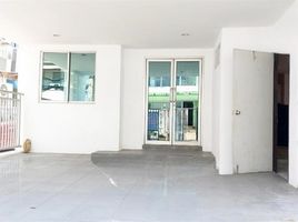 4 Bedroom Townhouse for sale at Sinthanee Ratchada Ladprao, Wang Thonglang