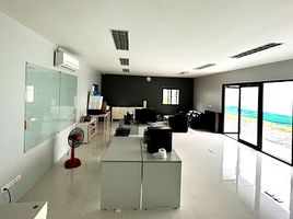 180 кв.м. Office for rent in Chantharakasem, Чатучак, Chantharakasem