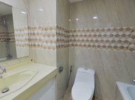 2 спален Кондо в аренду в 49 Suite, Khlong Tan Nuea