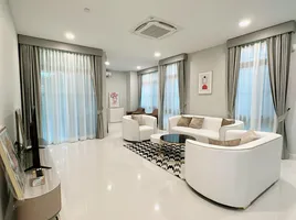 5 Schlafzimmer Haus zu verkaufen im Nantawan Rama 9 - New Krungthepkretha, Saphan Sung, Saphan Sung