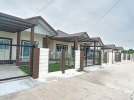 3 Bedroom Townhouse for sale at Baan Thin Thai Dee, Mueang Pak, Pak Thong Chai