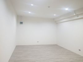30 m² Office for rent at Narita Tower, Ban Mai