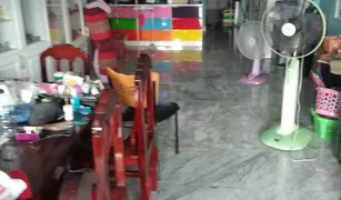 Таунхаус, 3 спальни на продажу в Hua Mak, Бангкок 