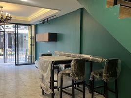 3 спален Таунхаус for rent in Улица Бангла, Патонг, Патонг
