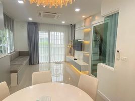 4 Schlafzimmer Villa zu vermieten im Golden Neo Sukhumvit Lasalle, Samrong Nuea