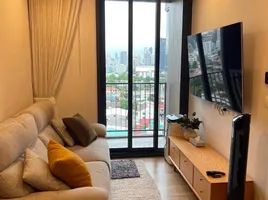 1 Bedroom Condo for rent at Oka Haus, Khlong Tan