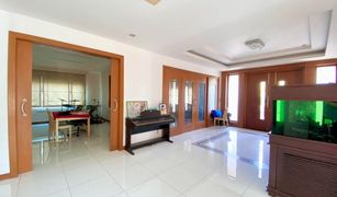 4 Bedrooms House for sale in Hua Mak, Bangkok Sammakon Village