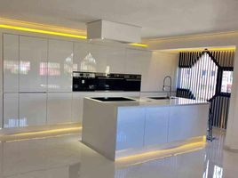 2 Bedroom Apartment for sale at Appartement de luxe meublé à vendre à l'Hivernage, Na Menara Gueliz