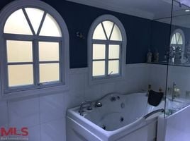 4 Bedroom House for sale in Medellin, Antioquia, Medellin