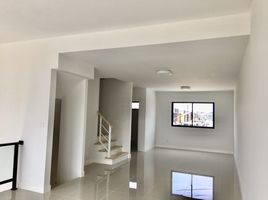 2 Bedroom Townhouse for sale at The Connect Pattanakarn 38, Suan Luang
