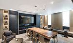 Co-Working Space / Konferenzraum at Twinpalms Residences by Montazure