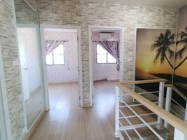 3 Bedroom Townhouse for sale at Pruksa Ville Samut Prakan, Thap Yao, Lat Krabang, Bangkok