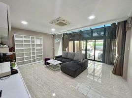 4 Bedroom House for sale at Mantana Rama 9-Srinakarin, Hua Mak
